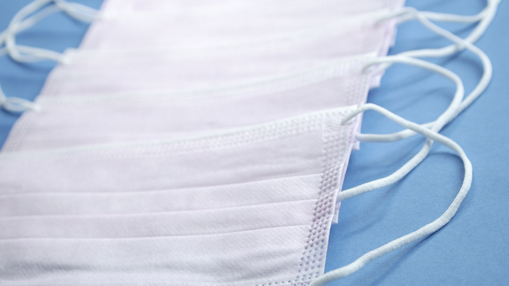 火车站里的免费口罩，凸显城市的温暖