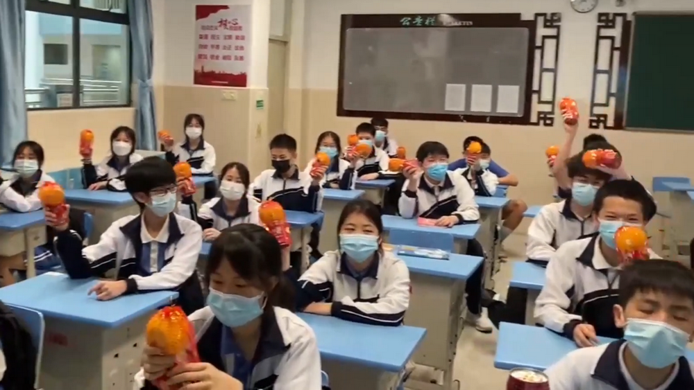 社会各方齐心多管齐下 力助学生适应校园生活