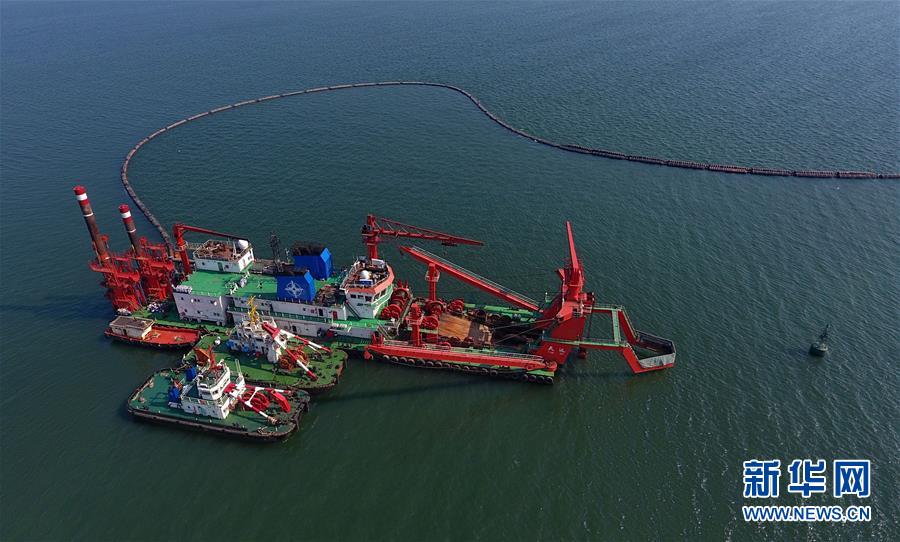 （经济）（1）唐山港京唐港区25万吨级航道工程加紧施工