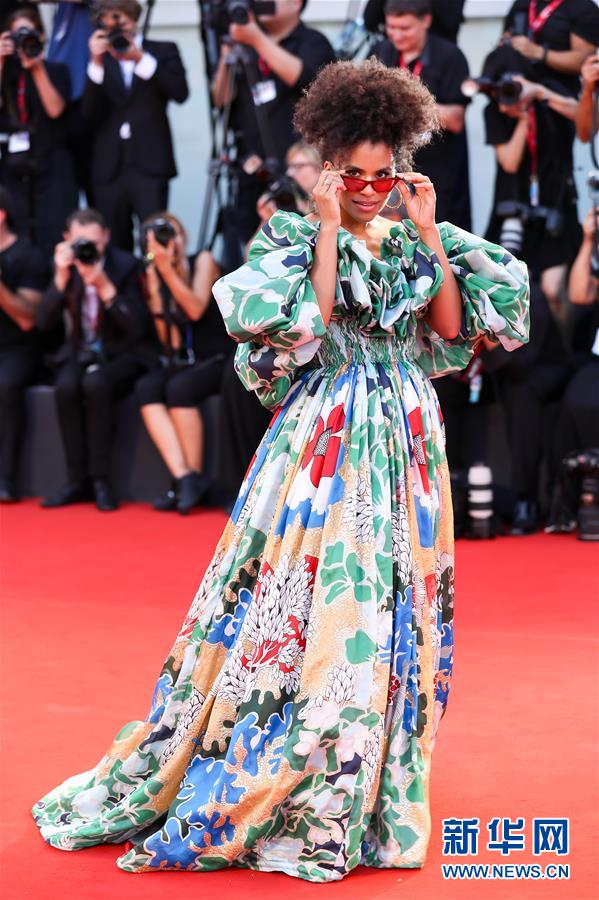 (国际)(2)威尼斯电影节:主竞赛单元影片《小丑》首映