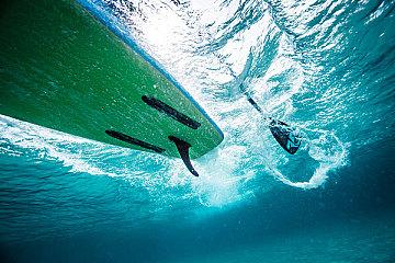 俄研制成新型无人潜航器可在水下施放无人机