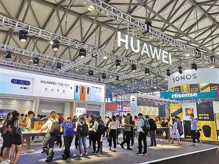 华为终端未来战略 “手机+TV”让电视机重回家庭中心