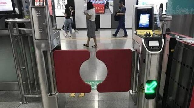 敬老优惠免费乘车不便！回应：刷卡终端升级中