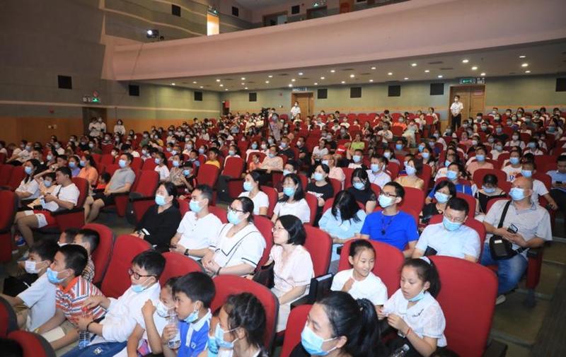 500多位老师、家长、学生在第二季师生文友会现场